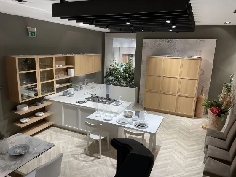 Cucina con penisola in legno a prezzo ribassato 65%