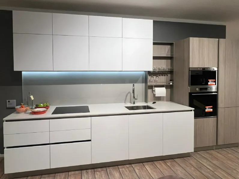 Cucina a prezzo ribassato lineare design Cucina total white Stosa