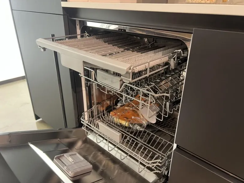 Cucina Stosa moderna con isola altri colori in laccata opaco Metropolis