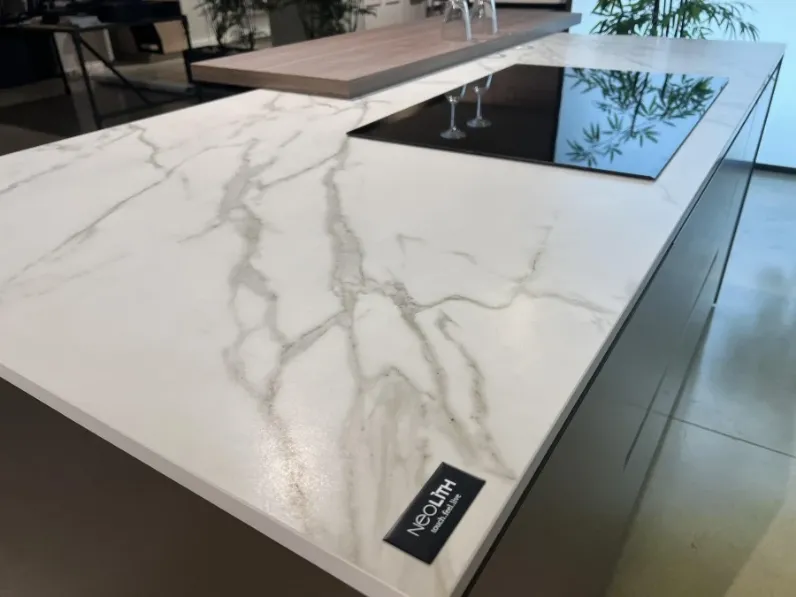 Cucina Stosa moderna con isola altri colori in laccata opaco Metropolis
