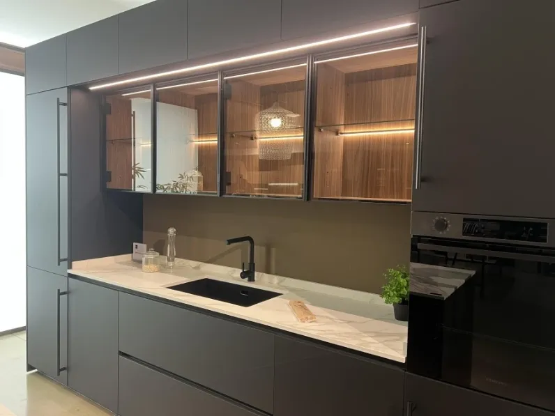 Cucina Stosa moderna con isola altri colori in laccata opaco Metropolis