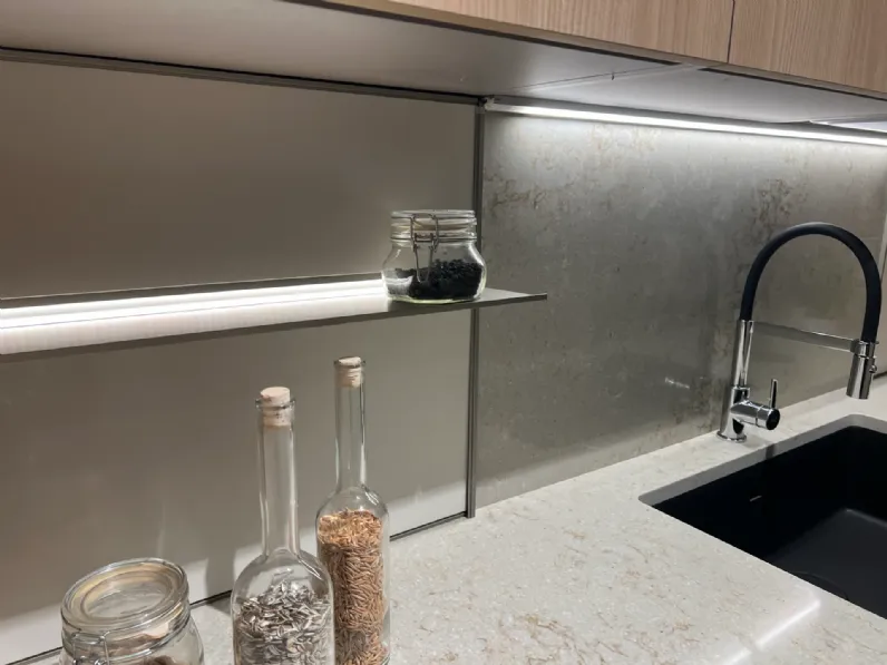 Cucina con isola in laccata opaco a prezzo ribassato 62%