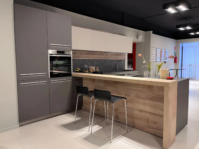 Cucina Tekna  design antracite con penisola Arredo3 scontata 30%