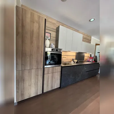 Cucina Telero design altri colori Euromobil lineare scontata 28%