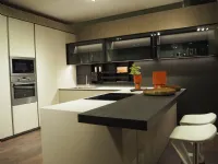 Cucina con penisola in laminato materico tortora Mh6 a prezzo scontato