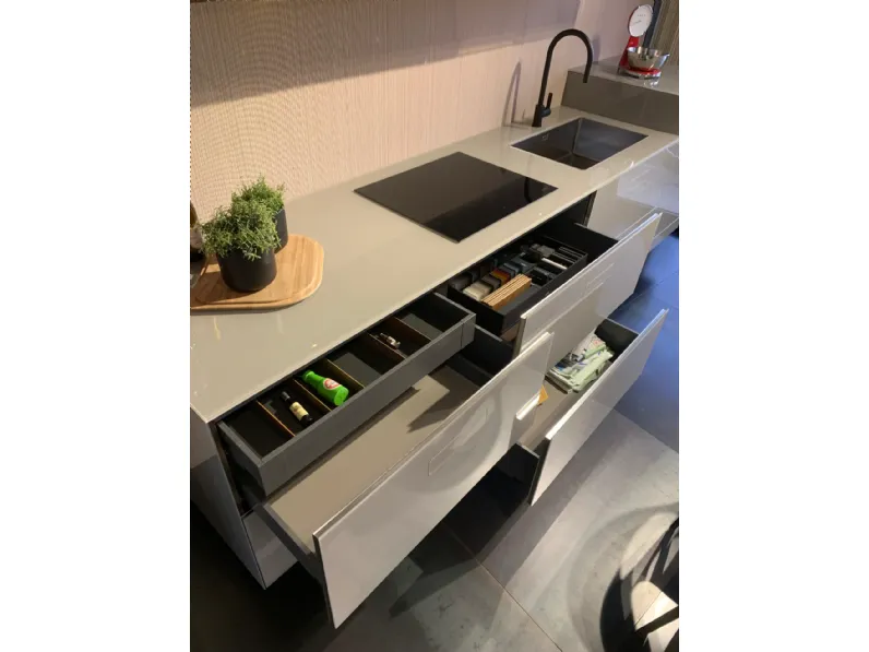 Cucina Now 36e8 design tortora Lago lineare scontata 46%