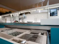 Cucina Valcucine design ad isola azzurra in vetro Cucina artematica vitrum di valcucine