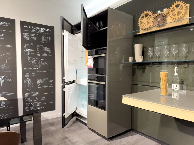 Cucina a PREZZI OUTLET in vetro Valcucine -45%