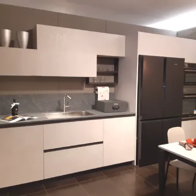 Cucina Valdesign design lineare grigia in laminato materico Anice