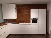 Cucina Valdesign Logica l0: design ad angolo bianco in laccato opaco.