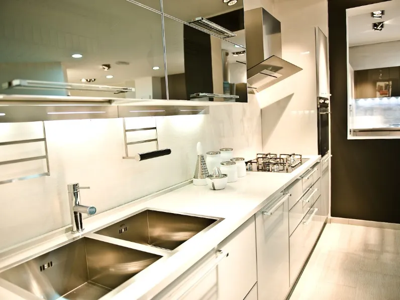 Cucina Diamante moderna altri colori Veneta Cucine lineare scontata 55%