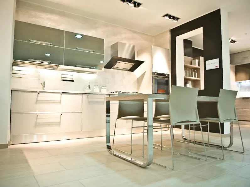 Cucina Diamante moderna altri colori Veneta Cucine lineare scontata 55%