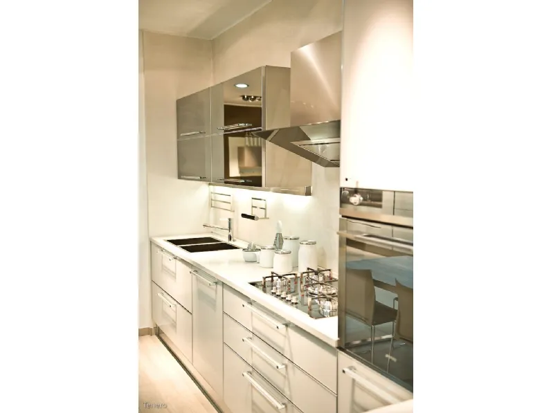 Cucina Diamante moderna altri colori Veneta Cucine lineare scontata 55%