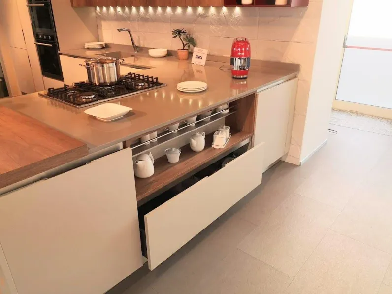 Vendi la cucina Veneta moderna con penisola tortora in laminato opaco Ethica!