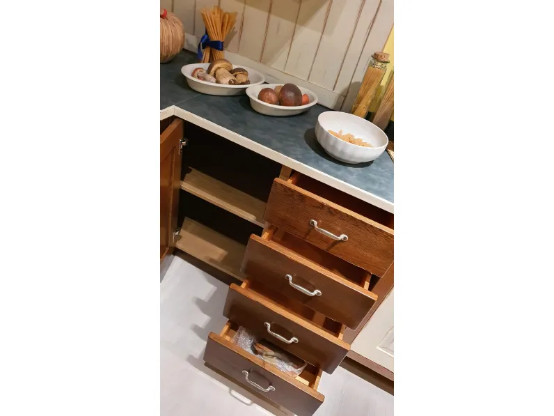 Cucina ad angolo in legno a prezzo scontato 42%
