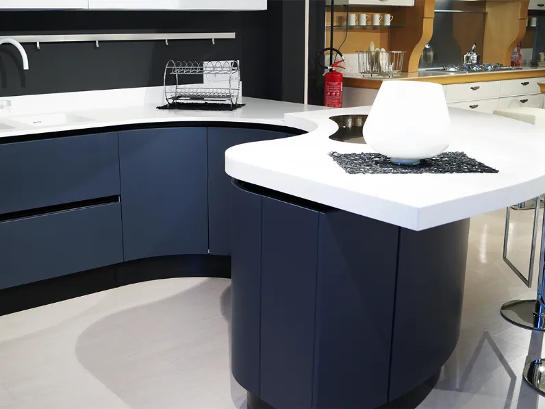 Cucina Volare design bianca con penisola Aran cucine