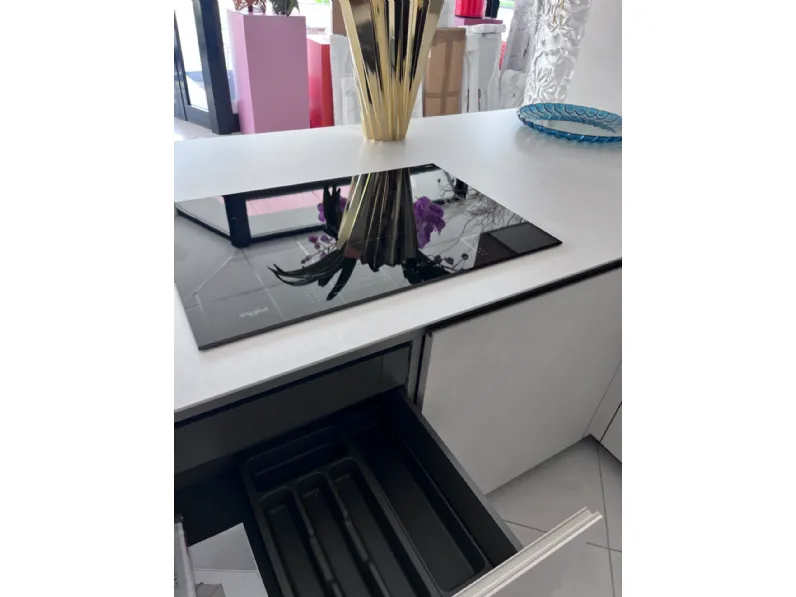 Cucina a PREZZI OUTLET in laminato materico Snaidero -31%