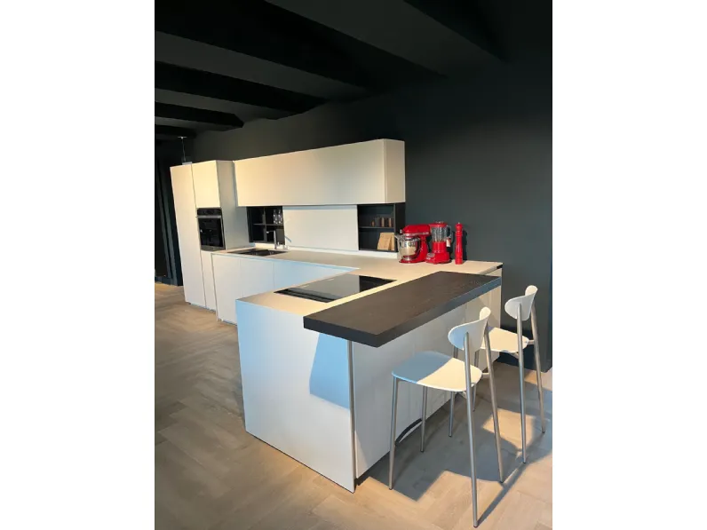 Cucina Zampieri cucine design con penisola bianca in laccata Axis