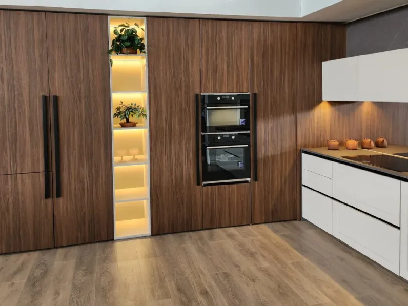 Cucina ad angolo in laccato opaco modello Crono7 ad un prezzo riservato 