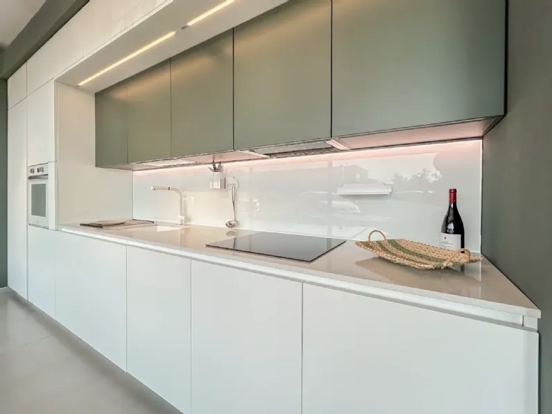 Cucina Cucina trend verde opaco moderna bianca Forma 2000 lineare scontata 40%