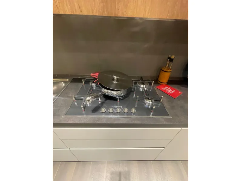 Scopri la cucina moderna grigio Scavolini Evolution a soli 6500!