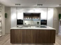 Cucina bianca moderna con isola Lounge Veneta cucine scontata