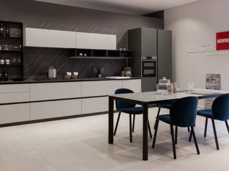 Cucina lineare in laminato opaco a prezzo scontato 35%