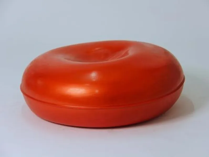Pouf design modello Globulo (pouf) di panto e bertero Zanotta in Offerta Outlet