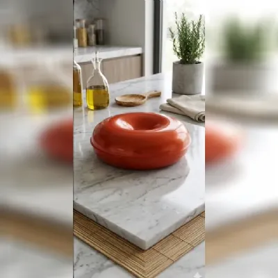 Pouf in microfibra Globulo (pouf) di panto e bertero a marchio Zanotta a prezzo ribassato