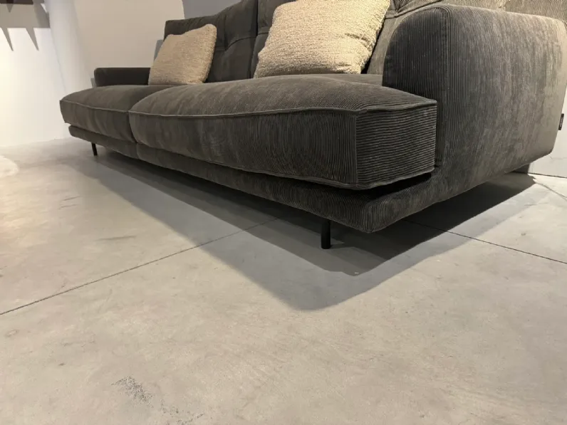 Divano lineare Brooklyn Flexteam a PREZZO OUTLET scontato del 30%