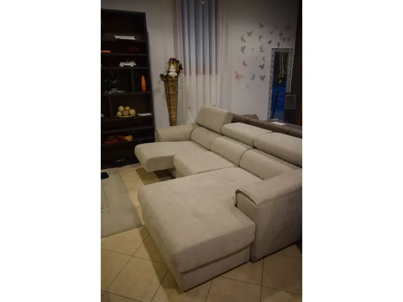 Divano Beth Collezione esclusiva a PREZZO OUTLET scontato del 50%