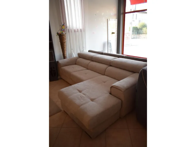 Divano Beth Collezione esclusiva a PREZZO OUTLET scontato del 50%
