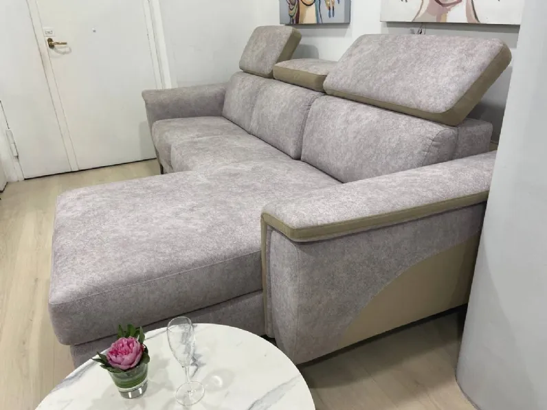 Divani letto con penisola Sasha di Collezione esclusiva a prezzo ribassato