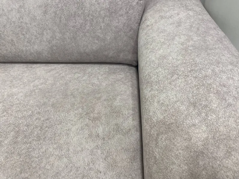 Divani letto con penisola Sasha di Collezione esclusiva a prezzo ribassato