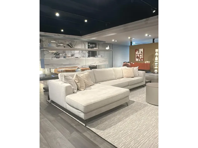 Divano a 5 posti modello Carr� �di Calligaris a prezzo riservato 