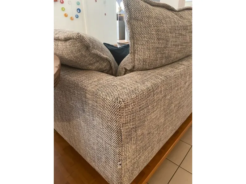 Divano in Tessuto stile design modello Aliante scontato - 50%