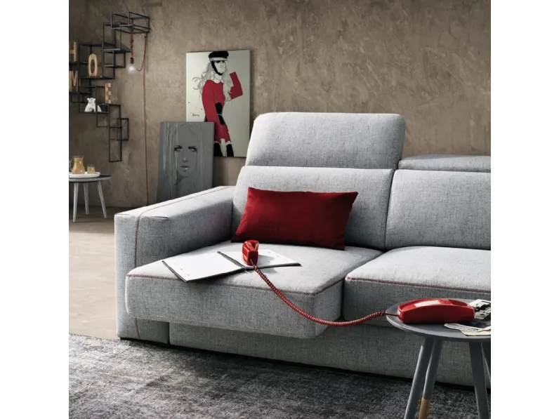 Divano da 4 posti modello Astor di Le comfort scontato