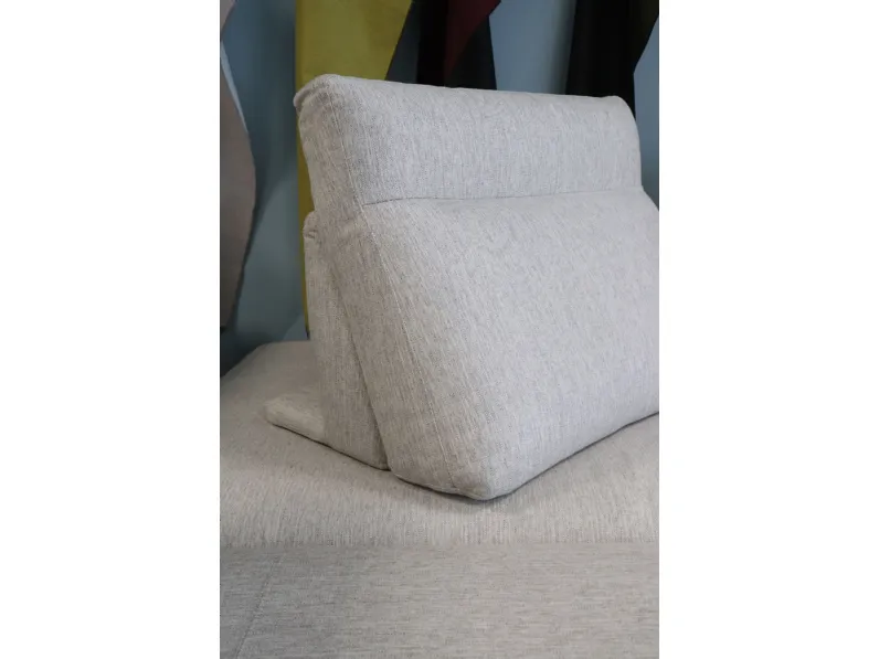 Divano Angolare modello Emmet di Le comfort con forte sconto
