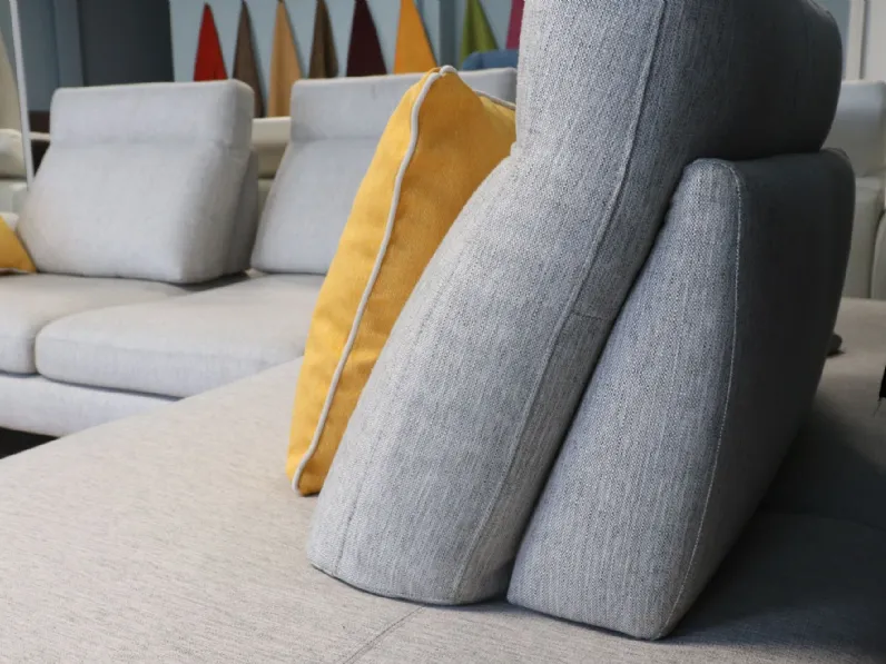Divano Angolare modello Emmet di Le comfort con forte sconto