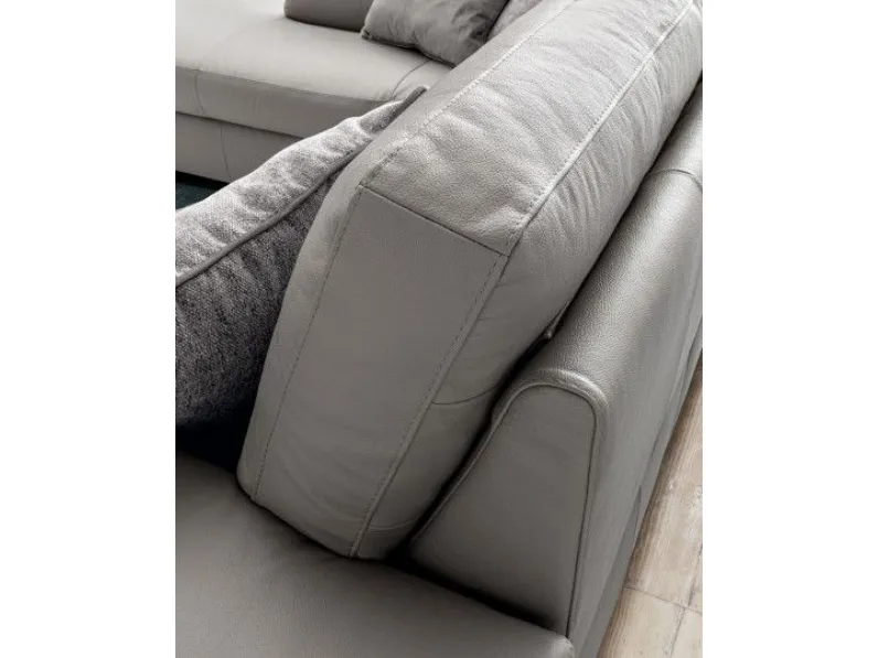 Divano Angolare Jaro Collezione esclusiva in Offerta Outlet a 2450 Euro