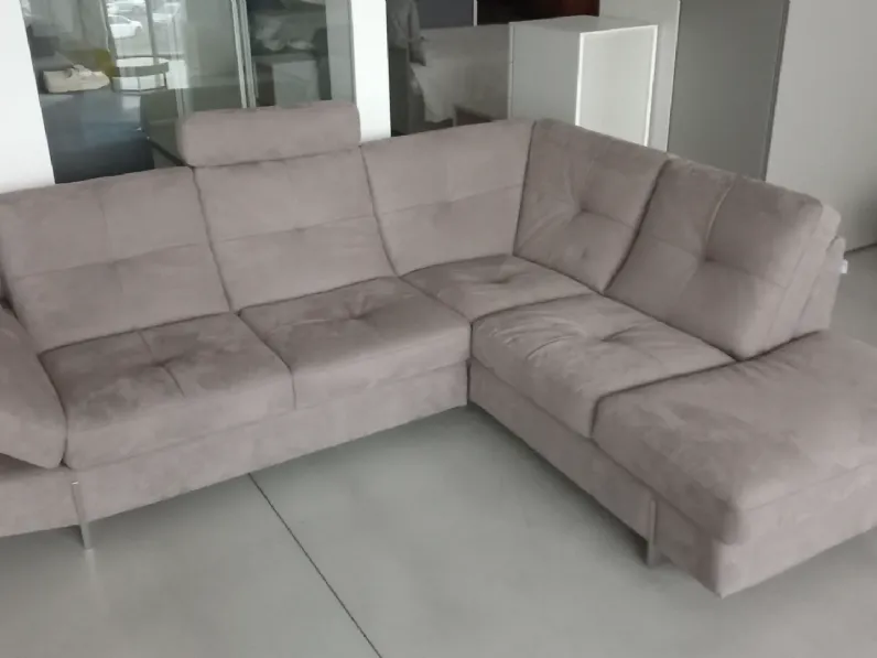 Divano Alan di Calia in stile moderno a prezzo Outlet