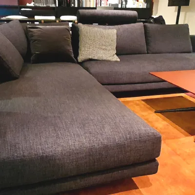 Divano moderno tessuto Mondrian di Poliform con sconto del - 46%
