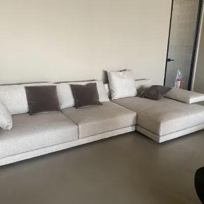 Divano angolare modello Bristol di Poliform a prezzi outlet