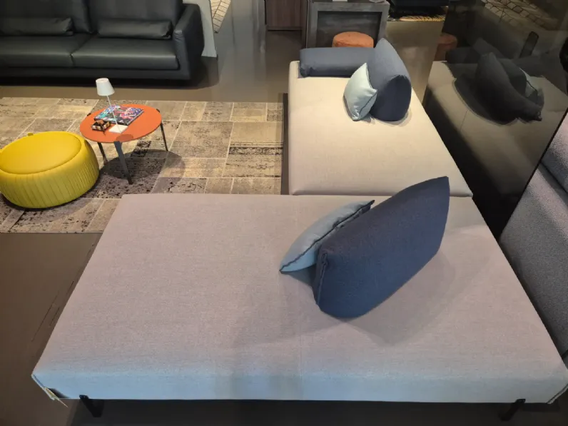 Divano in Tessuto stile design modello Bacio scontato - 49%