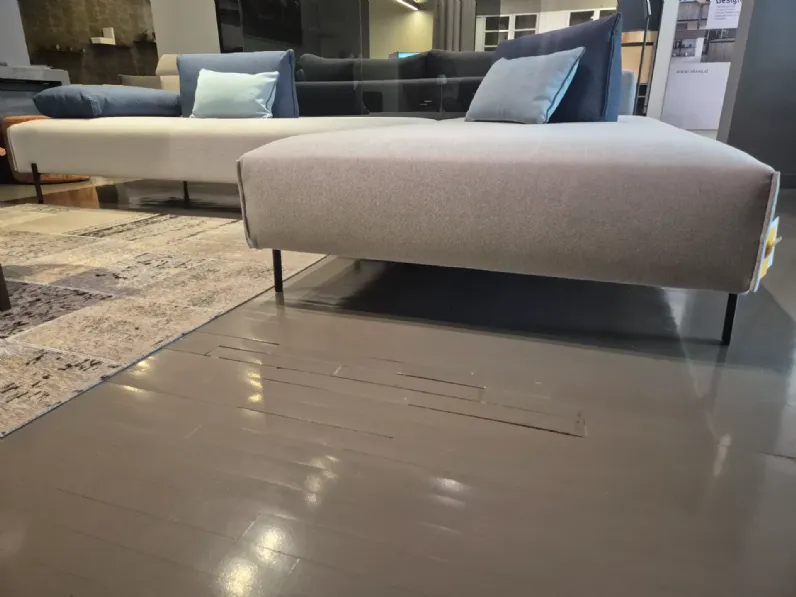 Divano in Tessuto stile design modello Bacio scontato - 49%