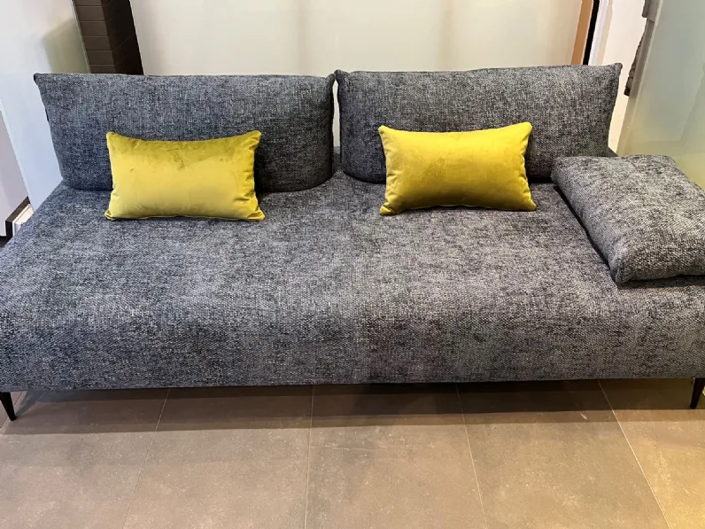 Divano lineare Bacio Le comfort in Tessuto a 1400�