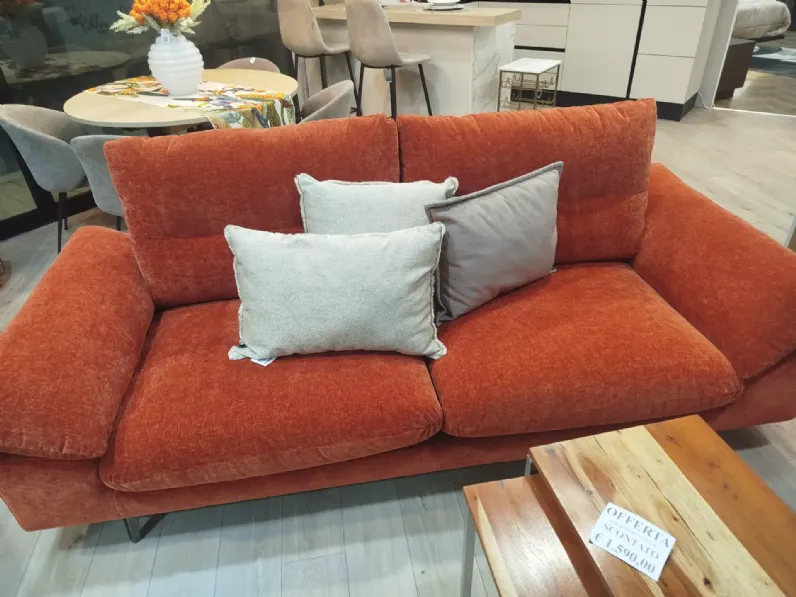 Divano in Tessuto stile design modello Tango scontato - 50%