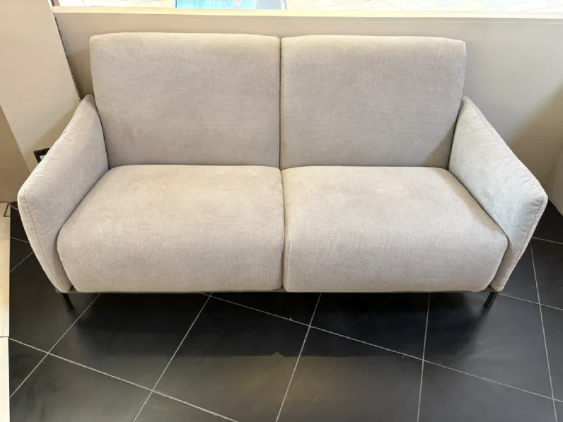 Divano Lineare Blank minimal Samoa in Offerta Outlet a 1290 Euro