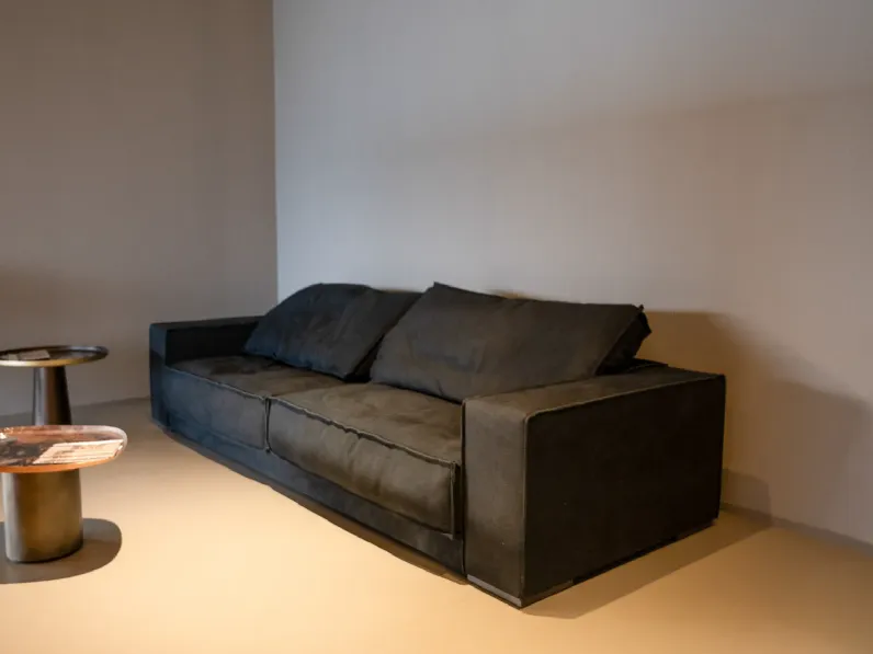 Divano Budapest soft di Baxter in stile design a prezzo scontato