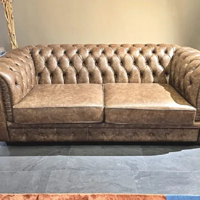 Divano Chester pelle in poliuretano  Artigianale in Offerta Outlet